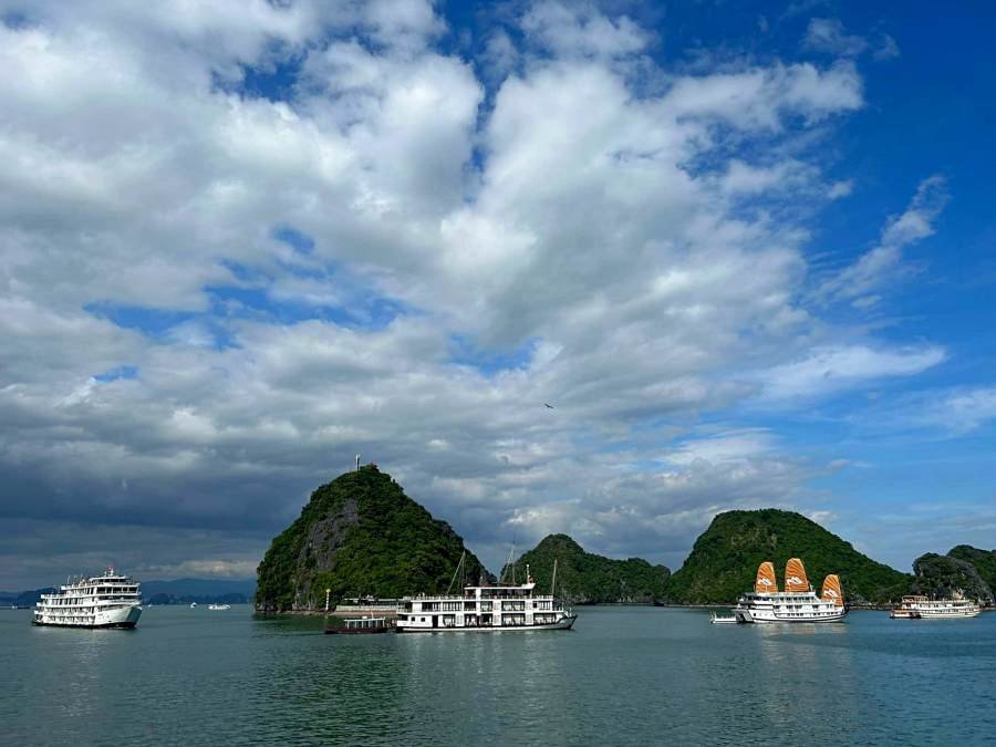  Halong Bay Cruise  | Fabulous Asian Lifestyle