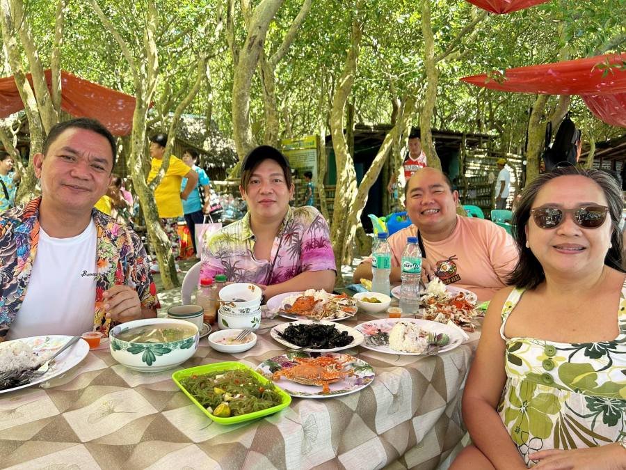 Tomongtong Mangrove Eco-Trail