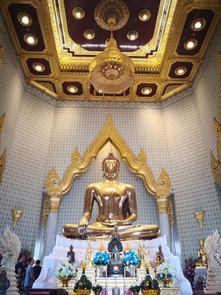 Golden Buddha at Wat Traimit | Tourist Attraction